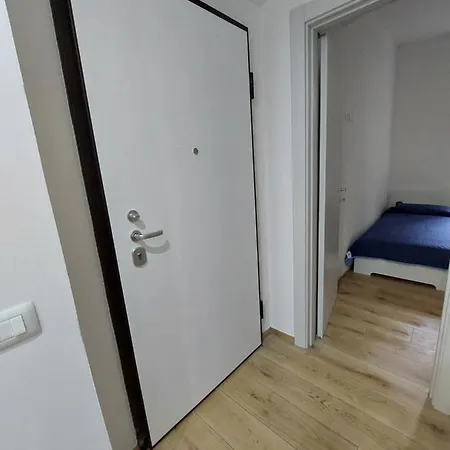 Da Me Mae Apartment *
